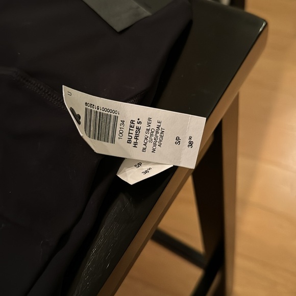 Aritzia TnAction TnaBUTTER™ Cheeky Hi-Rise 5" Short - Picture 7 of 7